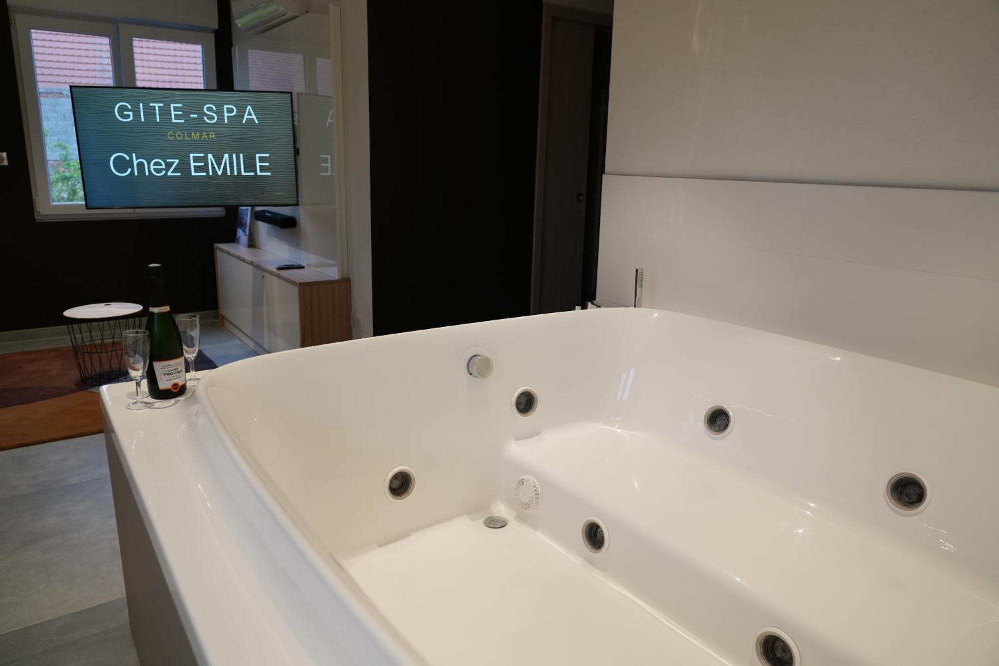 Gite Spa L'Atelier Emile - Spa Privatif - 5 Min Colmar Sainte-Croix-en-Plaine Esterno foto