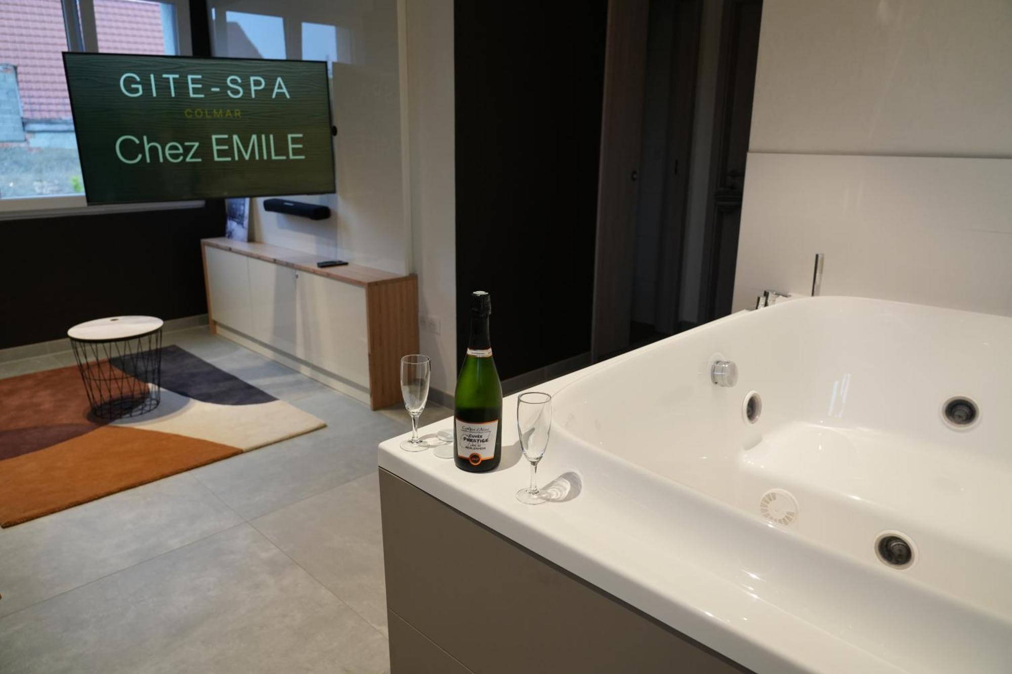 Gite Spa L'Atelier Emile - Spa Privatif - 5 Min Colmar Sainte-Croix-en-Plaine Esterno foto