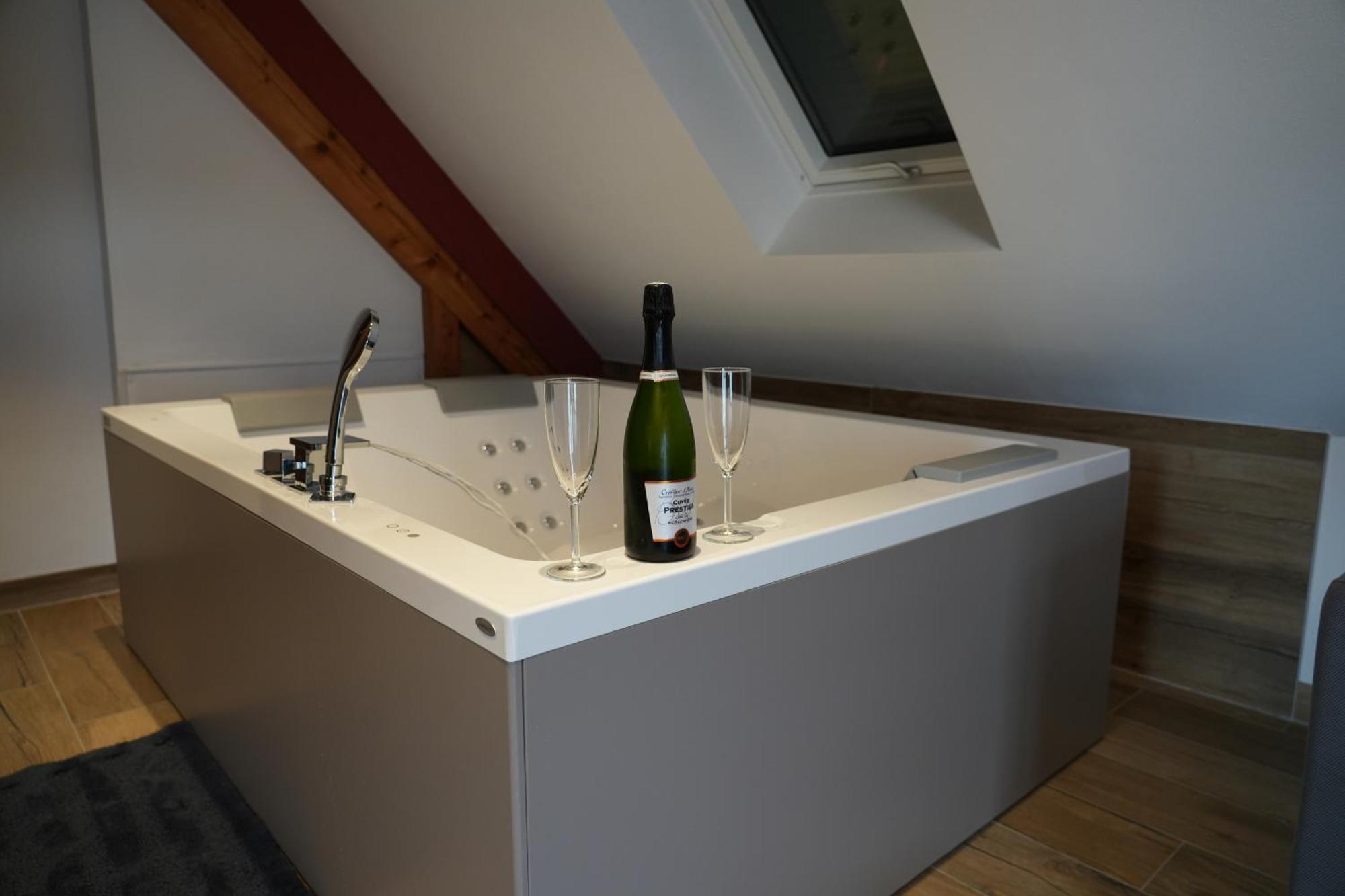 Gite Spa L'Atelier Emile - Spa Privatif - 5 Min Colmar Sainte-Croix-en-Plaine Esterno foto